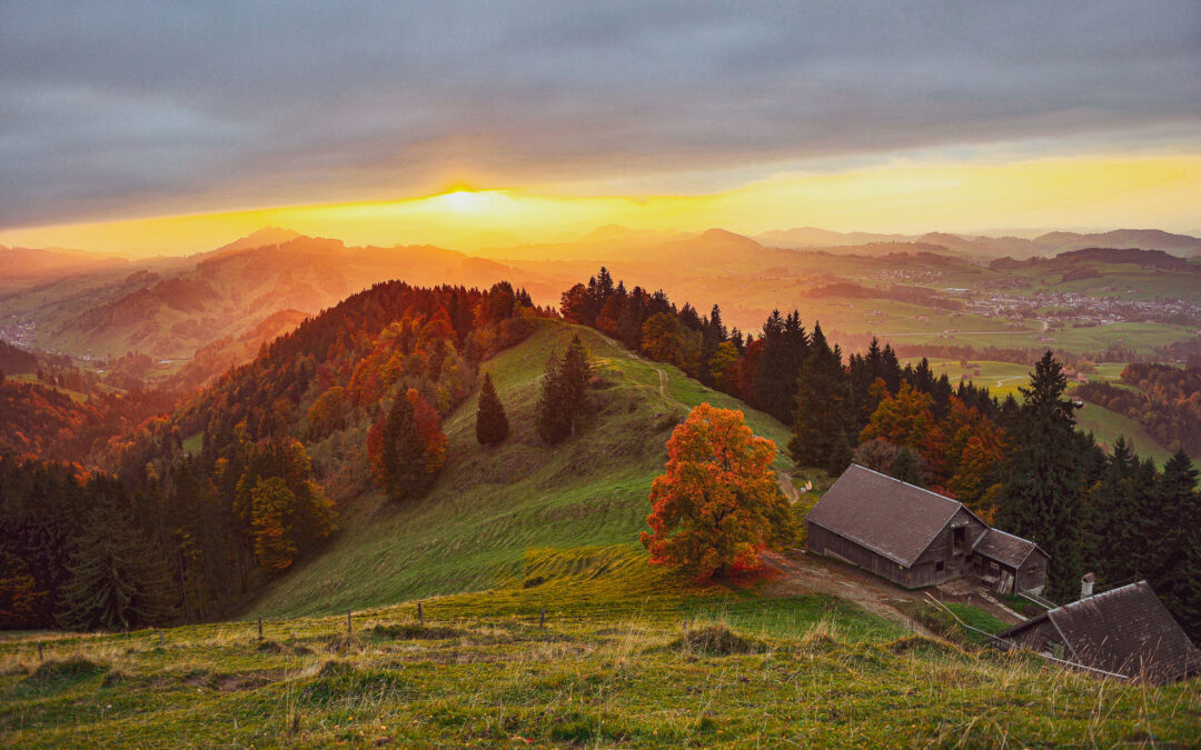 Sonnenuntergang auf der Hundwiler Höhe im Oktober 2015.